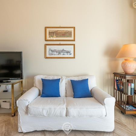 Cityscape Vista Apartment Кальярі Екстер'єр фото