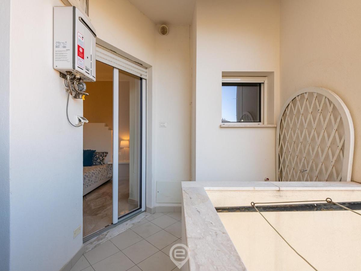 Cityscape Vista Apartment Кальярі Екстер'єр фото