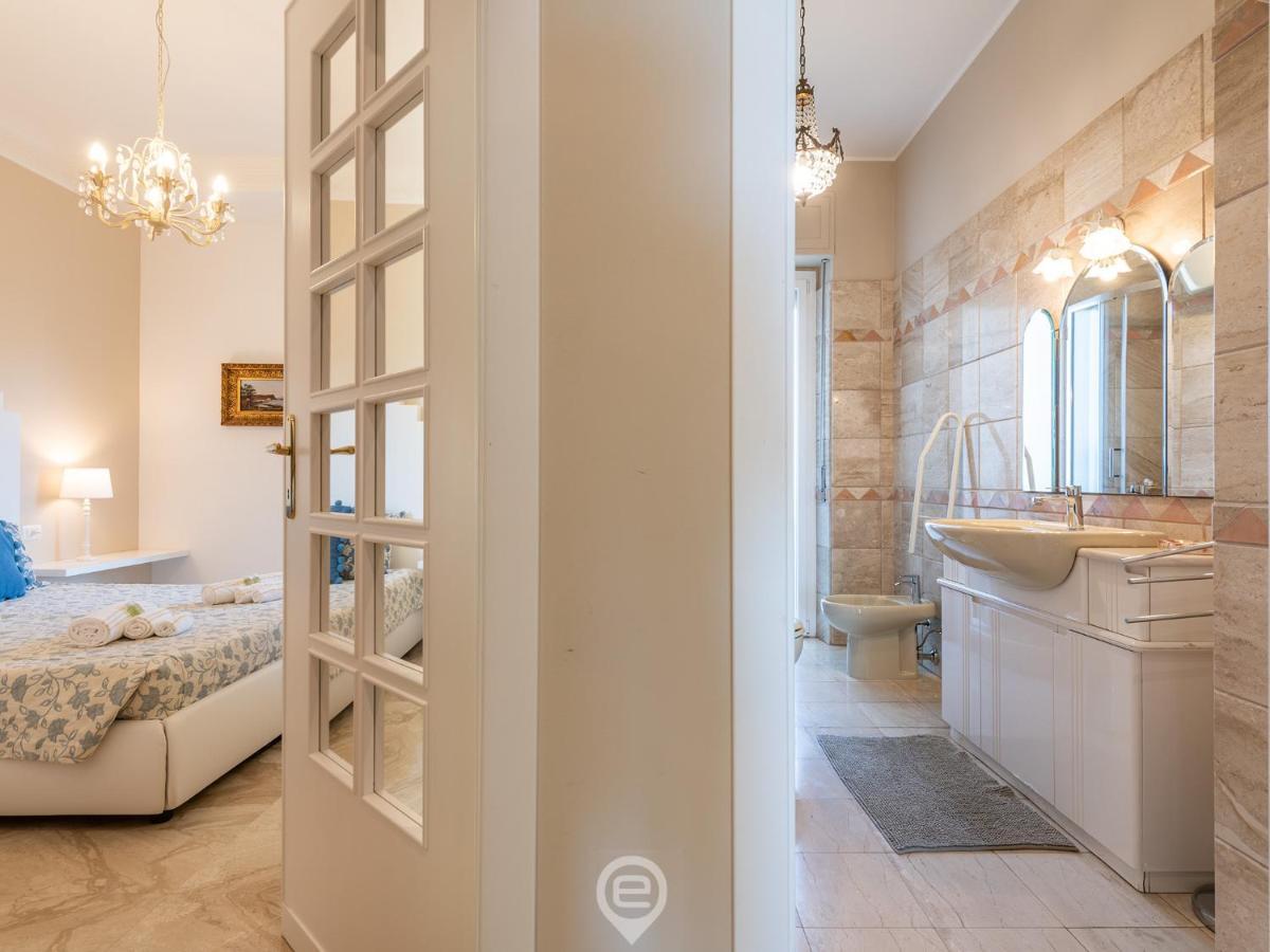 Cityscape Vista Apartment Кальярі Екстер'єр фото