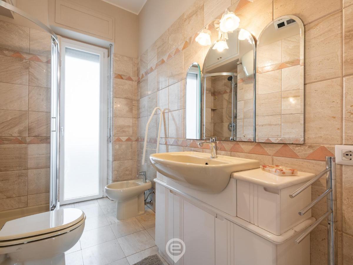 Cityscape Vista Apartment Кальярі Екстер'єр фото